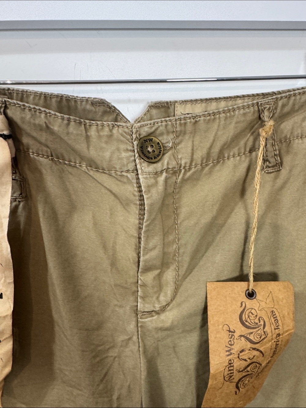 Nine West Casual Women’s Khaki Shorts w/ Front Button Zipper Enclosure - Size 14 - Picture 5 of 15